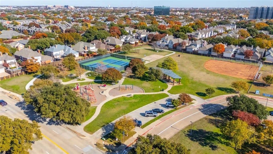 Dallas Single Room: 18333 Roehamton drive