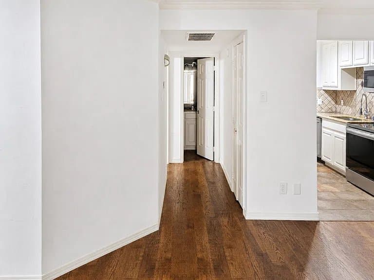 Dallas Single Room: 18333 Roehamton drive