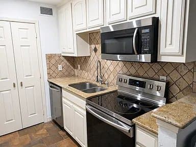 Dallas Single Room: 18333 Roehamton drive