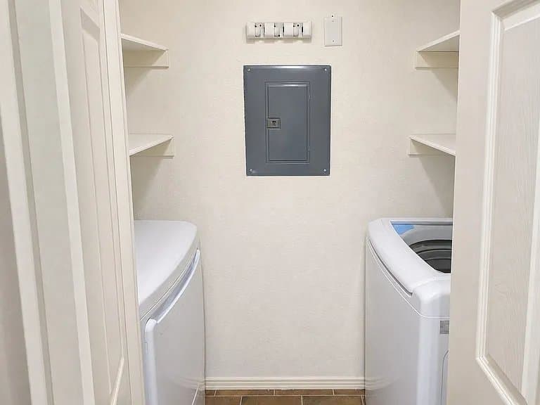 Dallas Single Room: 18333 Roehamton drive