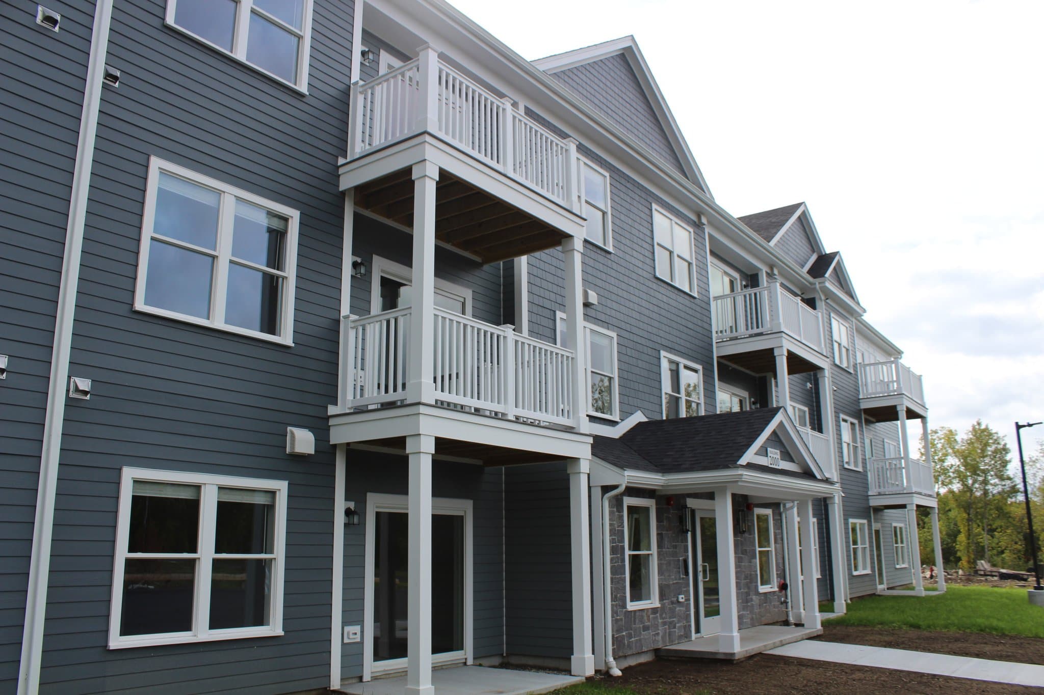 Grafton Apartment: 188 Providence Rd, Building 2000
