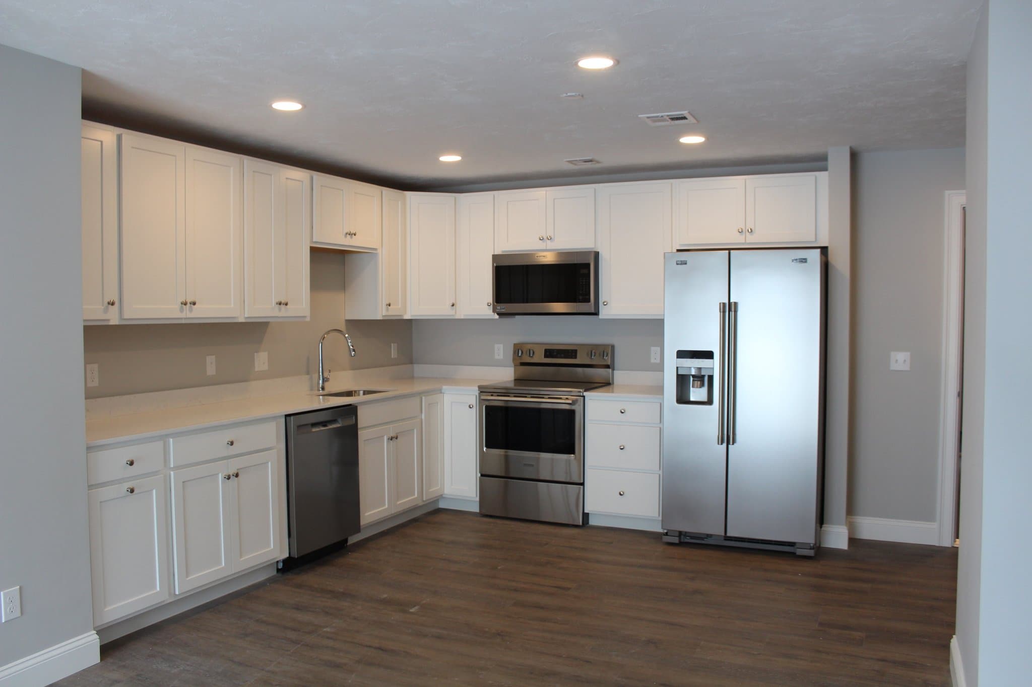 Grafton Apartment: 188 Providence Rd, Building 2000