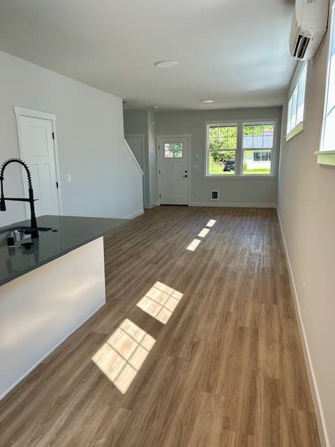 Bellingham Townhome: 520 E Sunset Dr