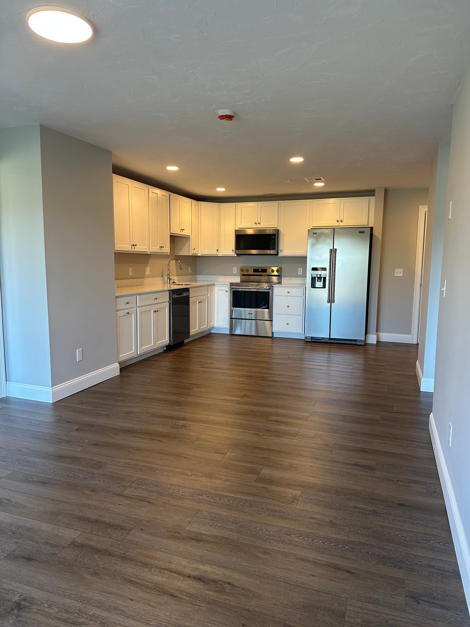 Grafton Apartment: 188 Providence Rd, Building 2000