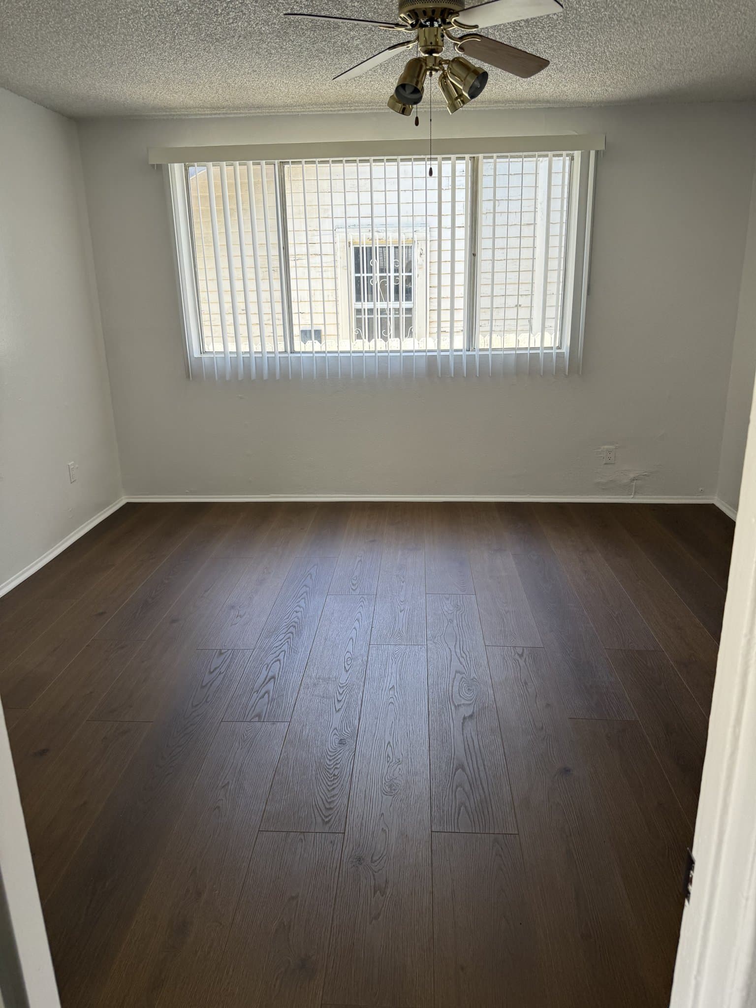 Los Angeles House: 3910 Walton Ave