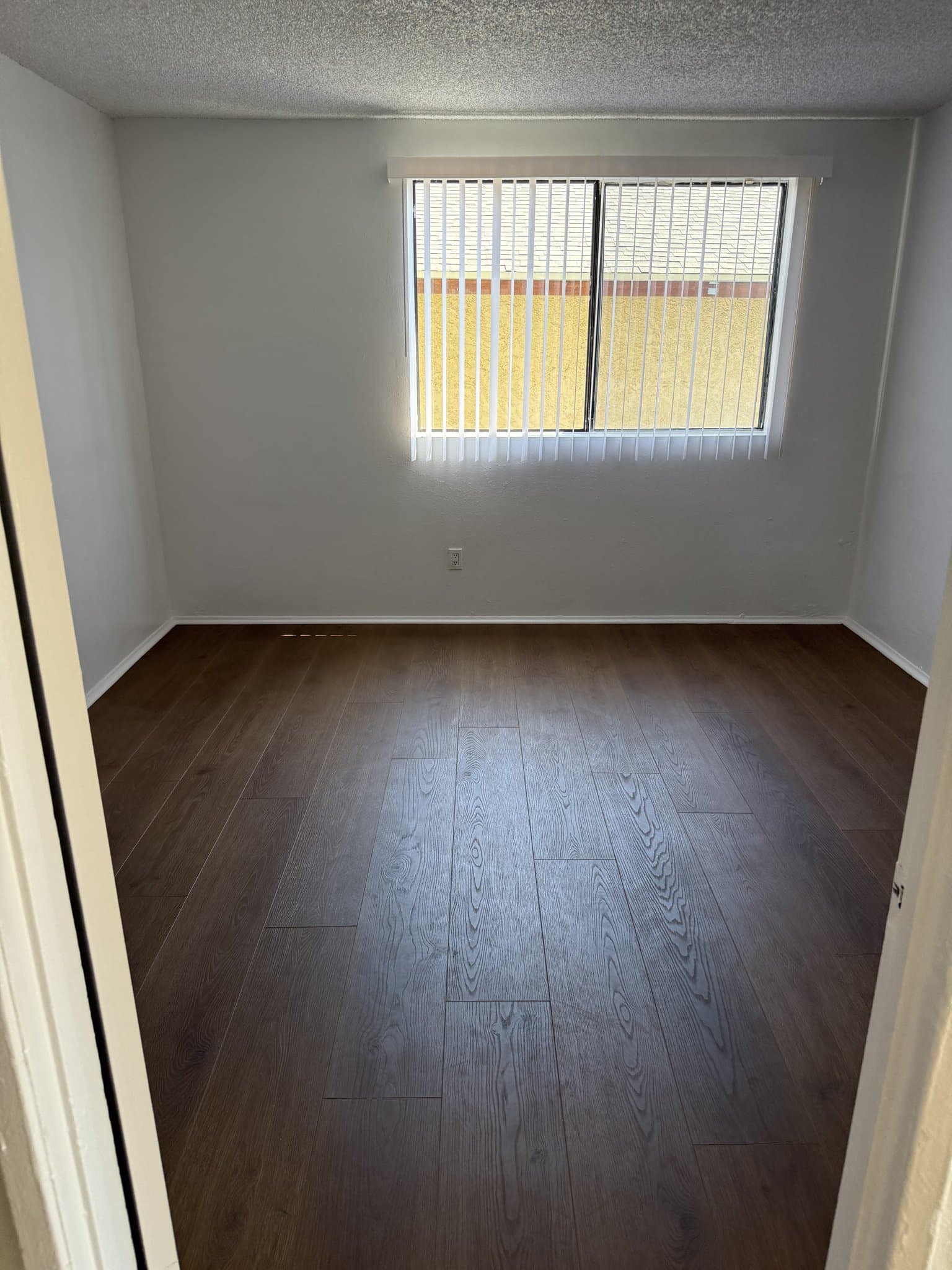 Los Angeles House: 3910 Walton Ave