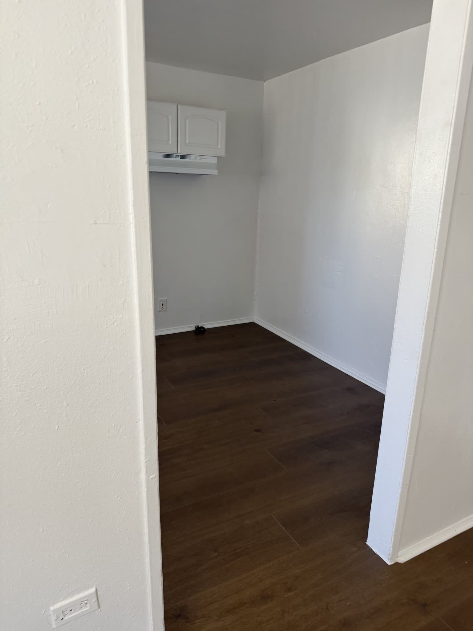 Los Angeles House: 3910 Walton Ave