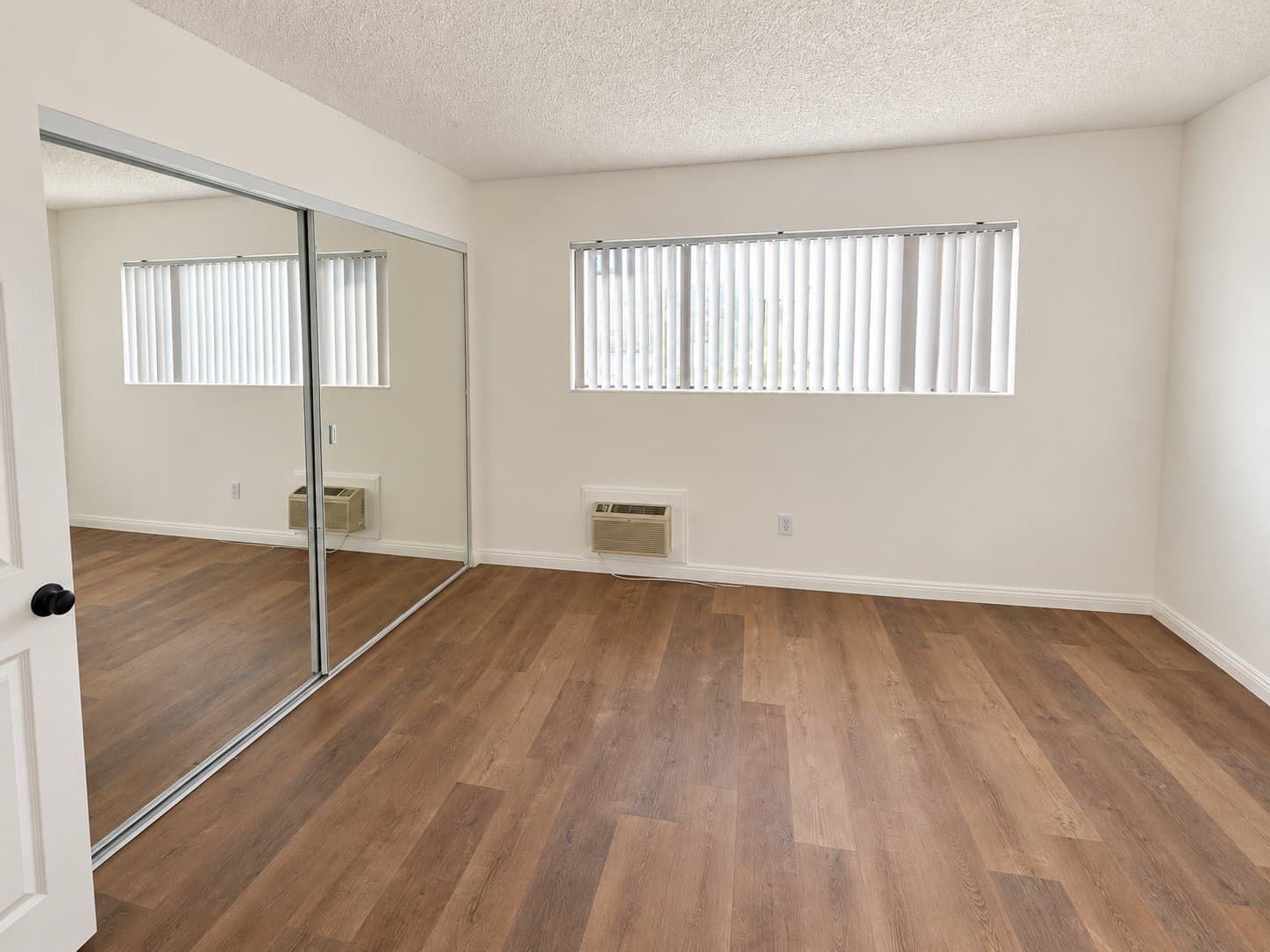 Anaheim Apartment: 1670 W Broadway