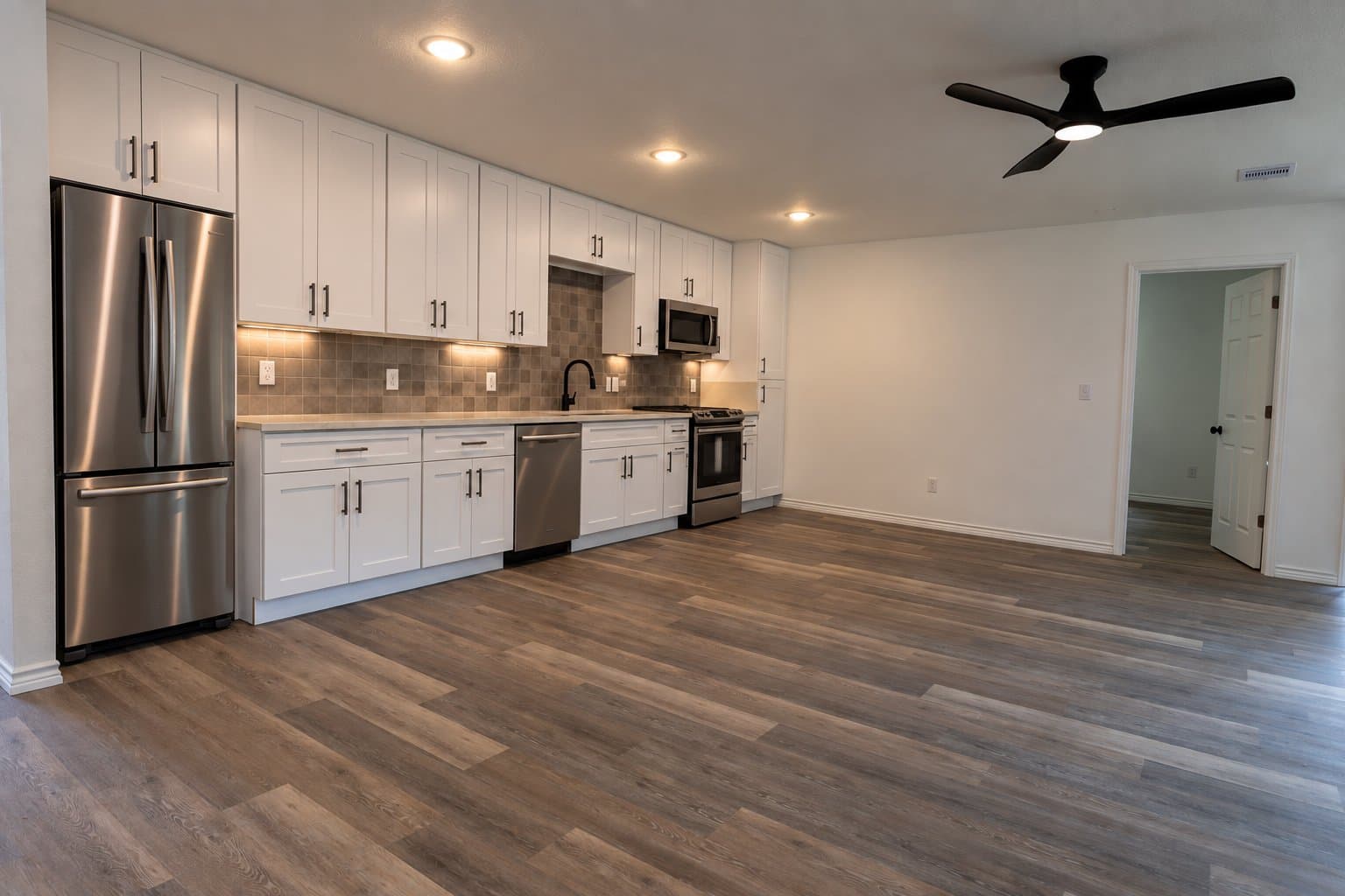 Hillsboro Apartment: 114 New St