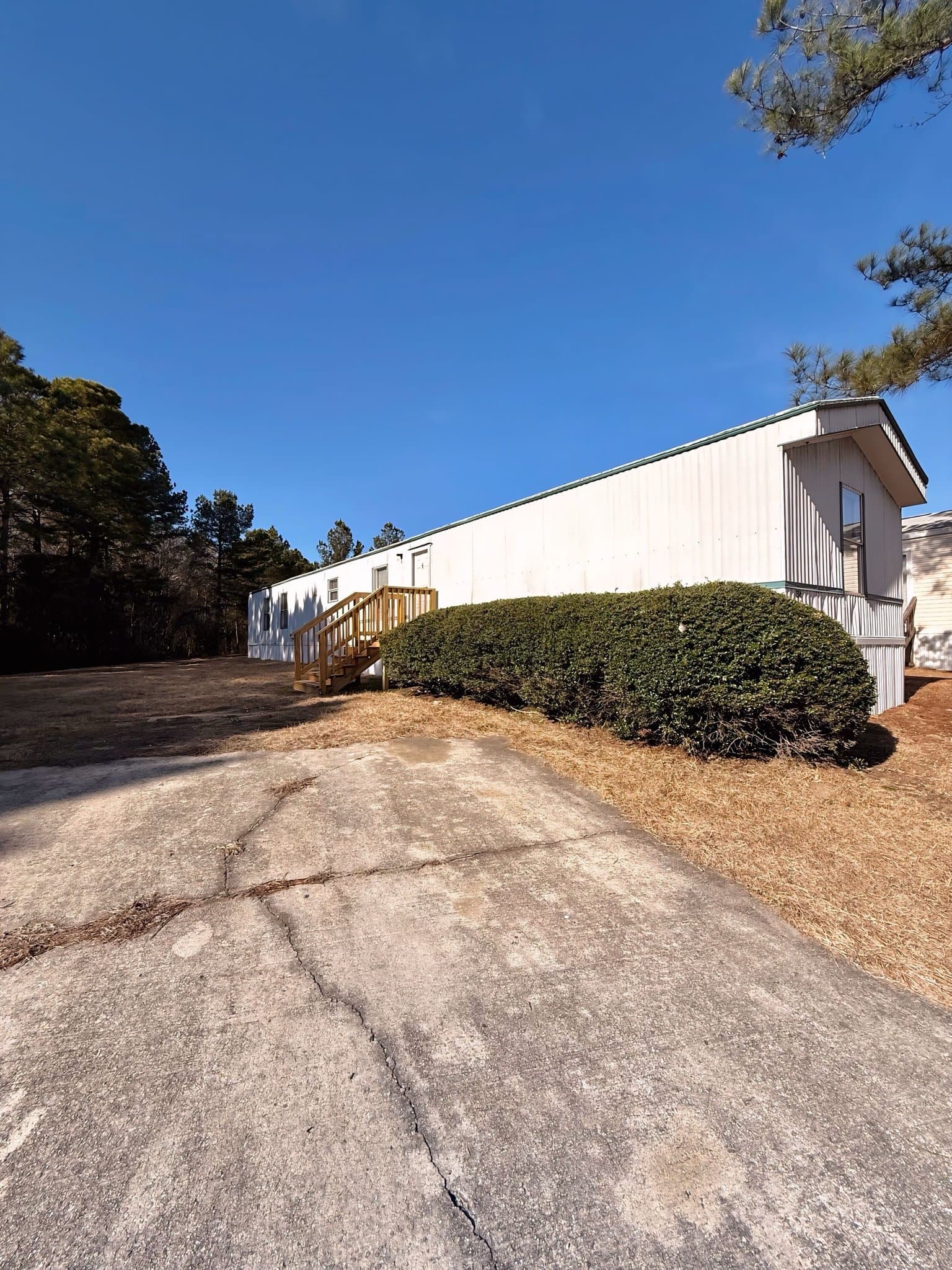 Fayetteville House: 316 Pelican Ct