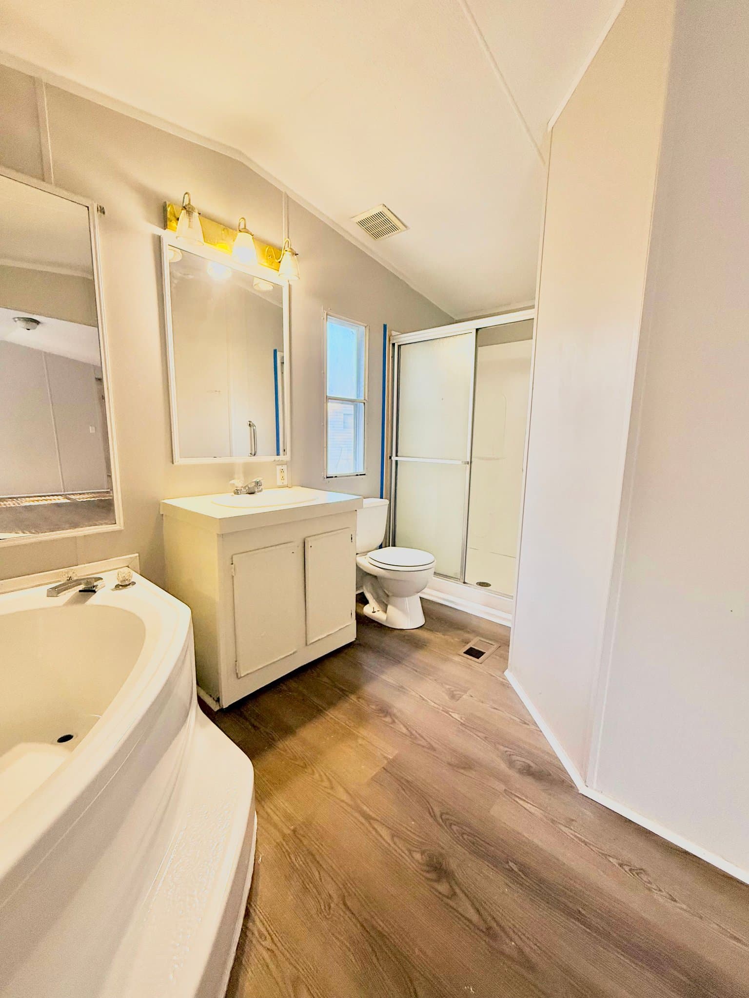 Fayetteville House: 316 Pelican Ct