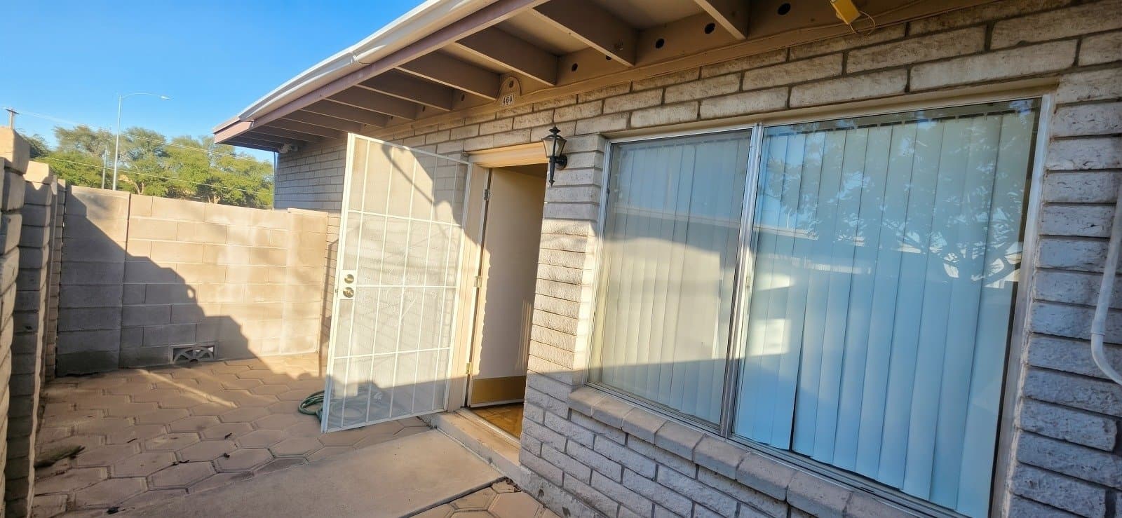 Mesa Multiplex: Mesa Dr - E Frost Cir (24 Units)