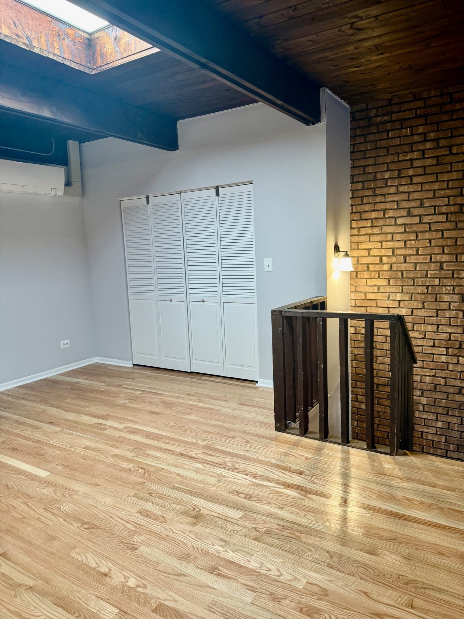 Chicago Apartment: 2233 N Lincoln Ave
