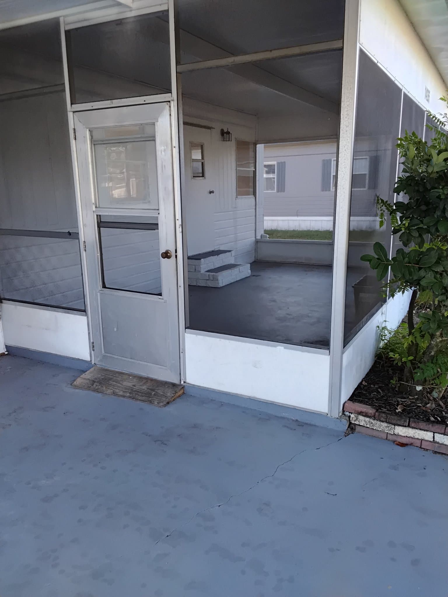 Brooksville House: 14265 Midfield St
