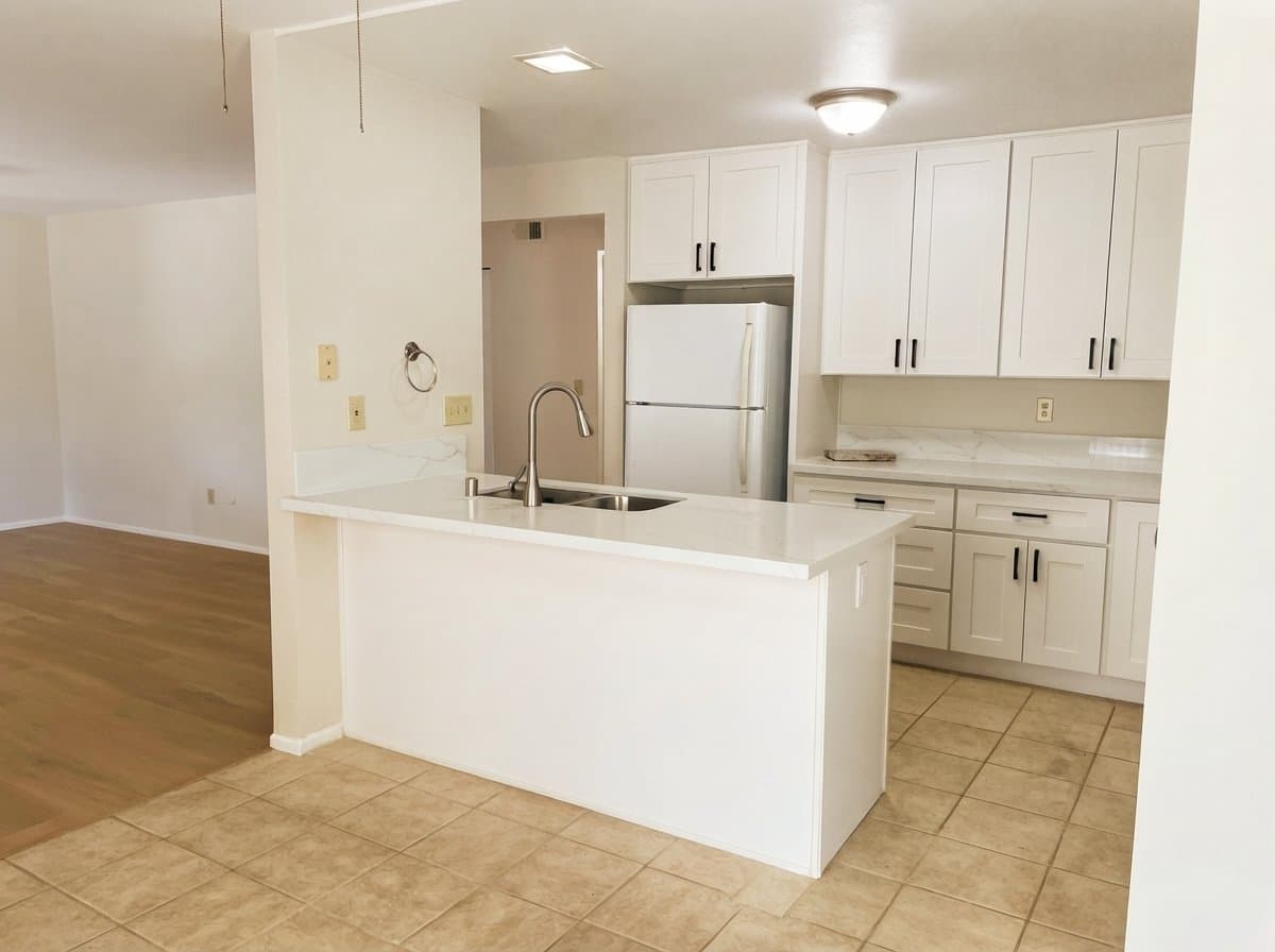 Escondido Condo: 450 W Vermont Ave