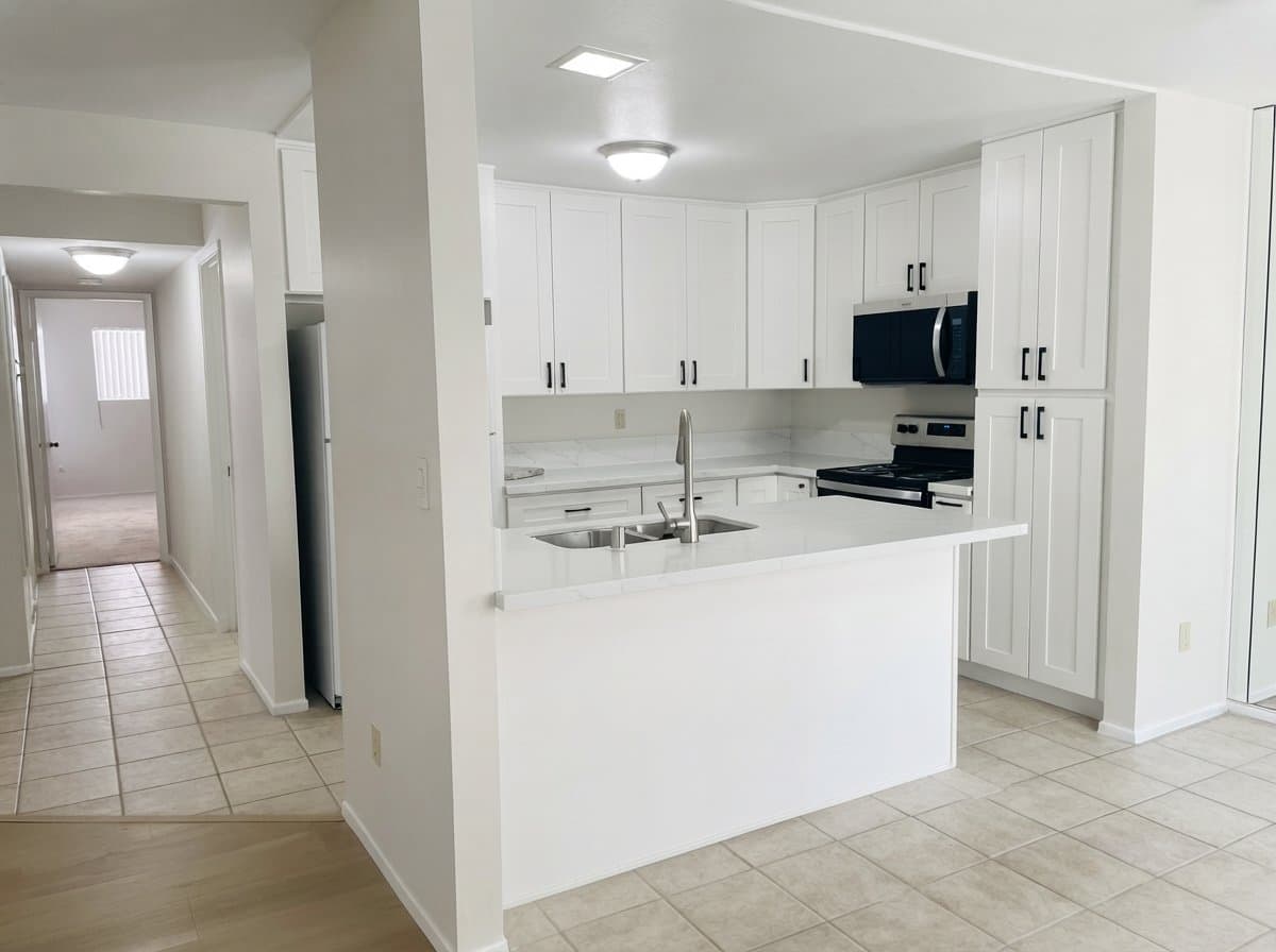 Escondido Condo: 450 W Vermont Ave