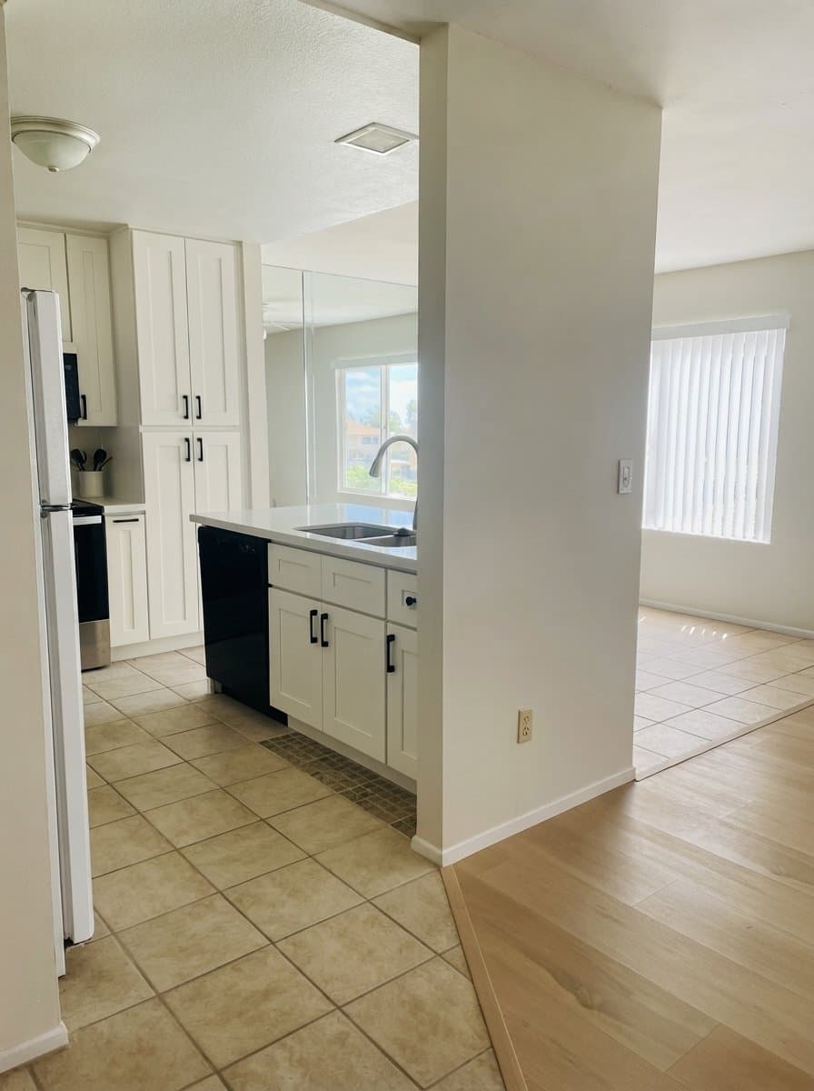 Escondido Condo: 450 W Vermont Ave