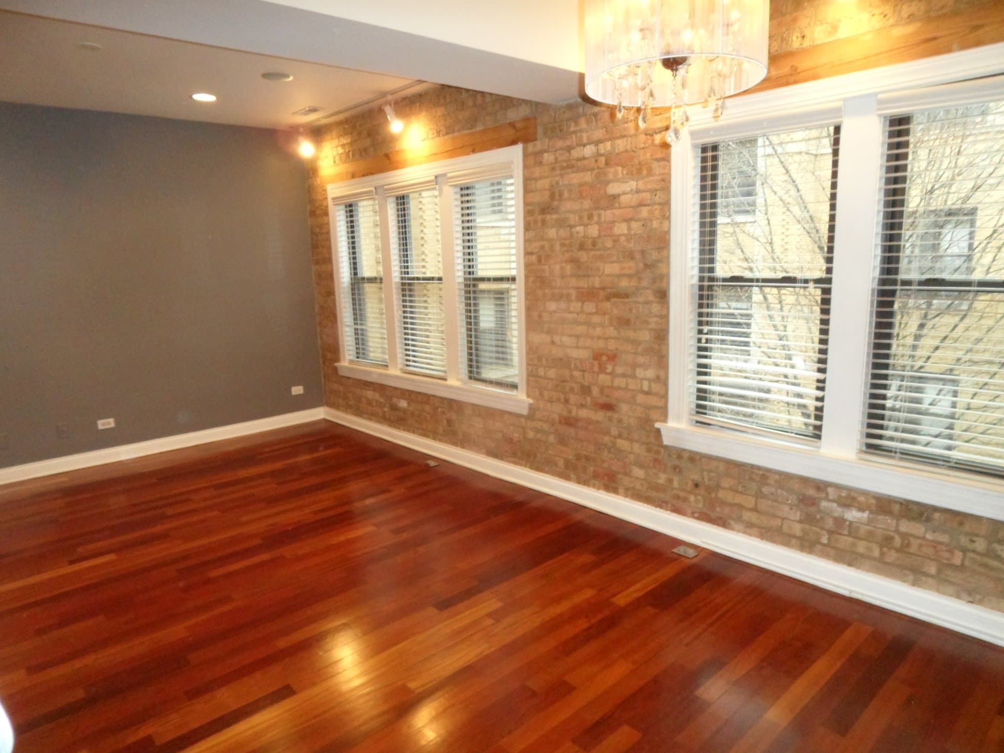 Chicago Condo: 1360 W Estes Ave