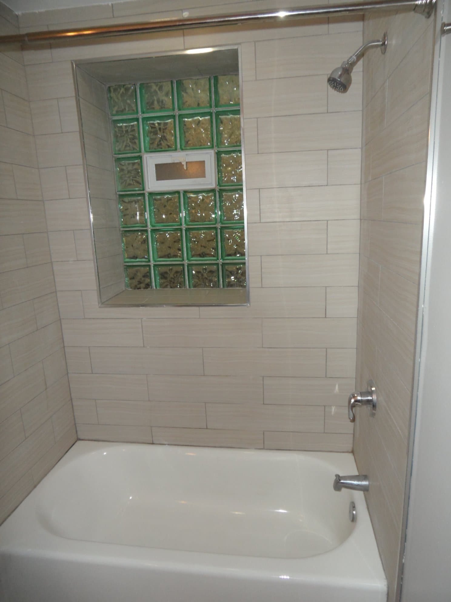 Chicago Condo: 1360 W Estes Ave
