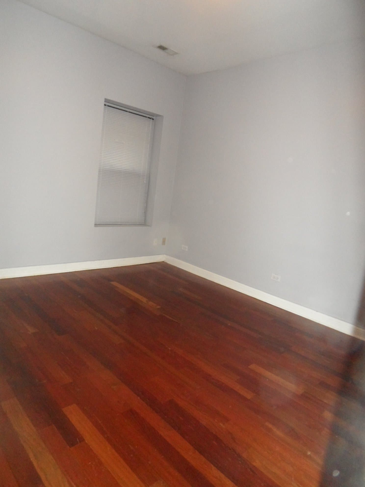 Chicago Condo: 1360 W Estes Ave