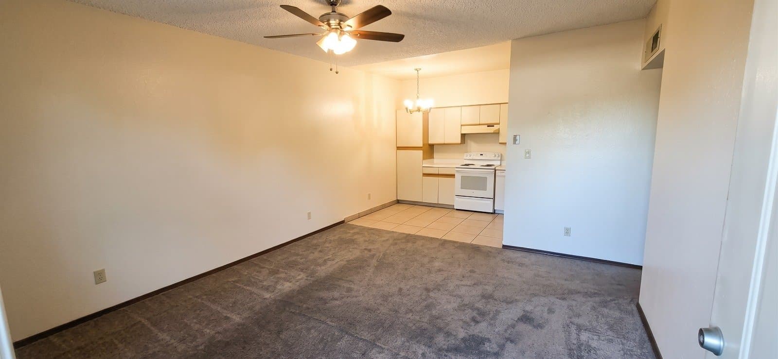 Mesa Multiplex: Mesa Dr - E Frost Cir (24 Units)