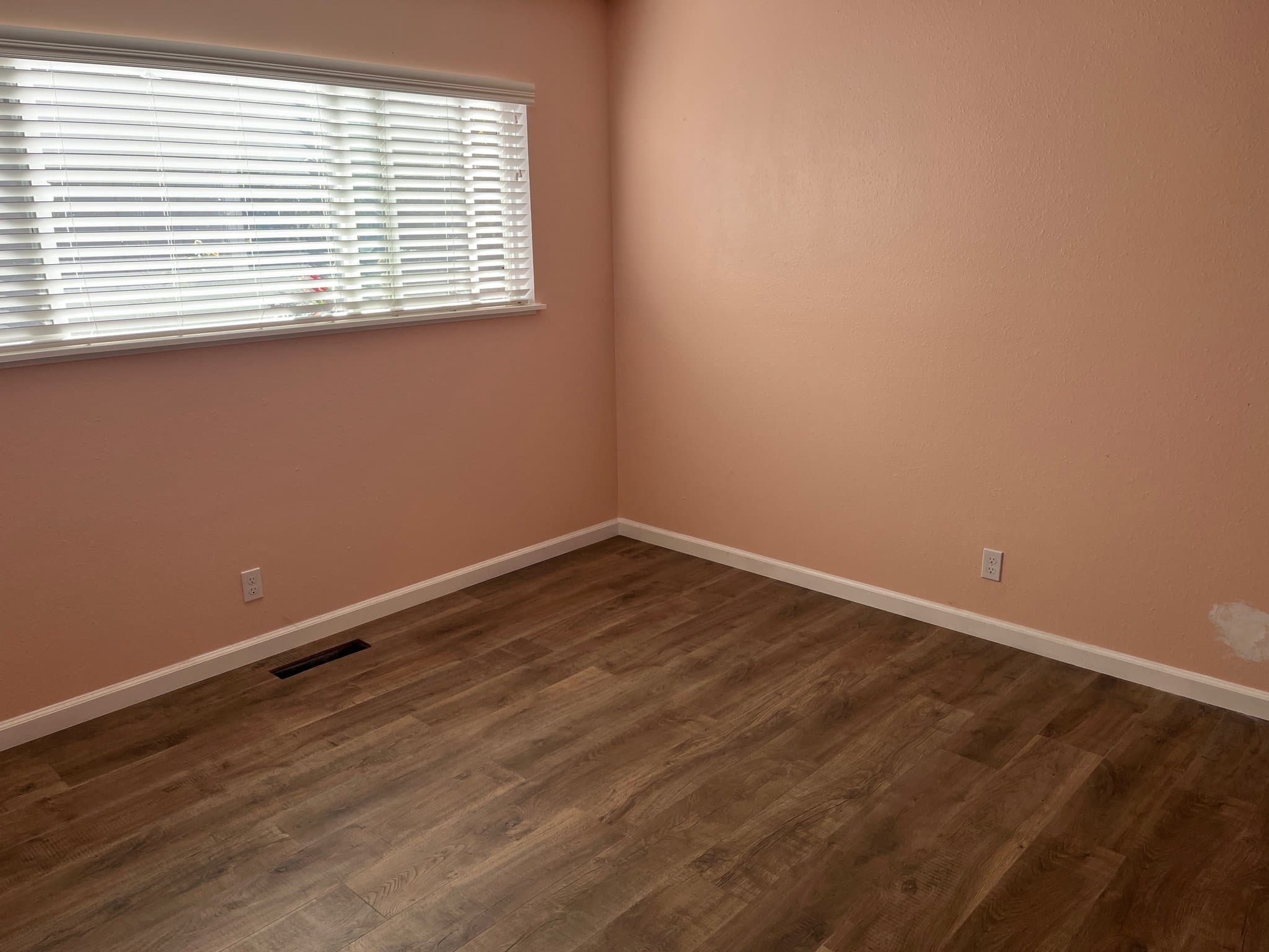 Lakeport House: 675 20th St