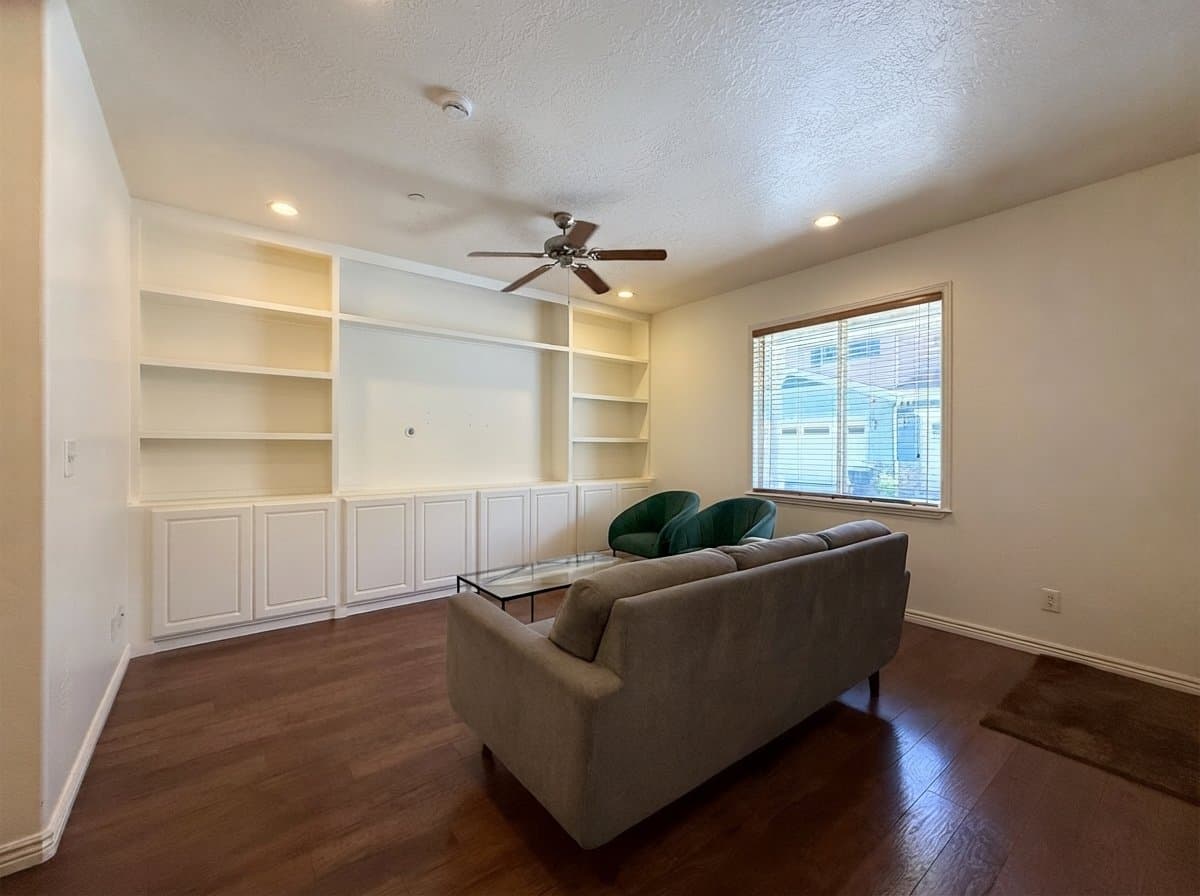 Pleasant Grove Townhome: 25 S 1520 W