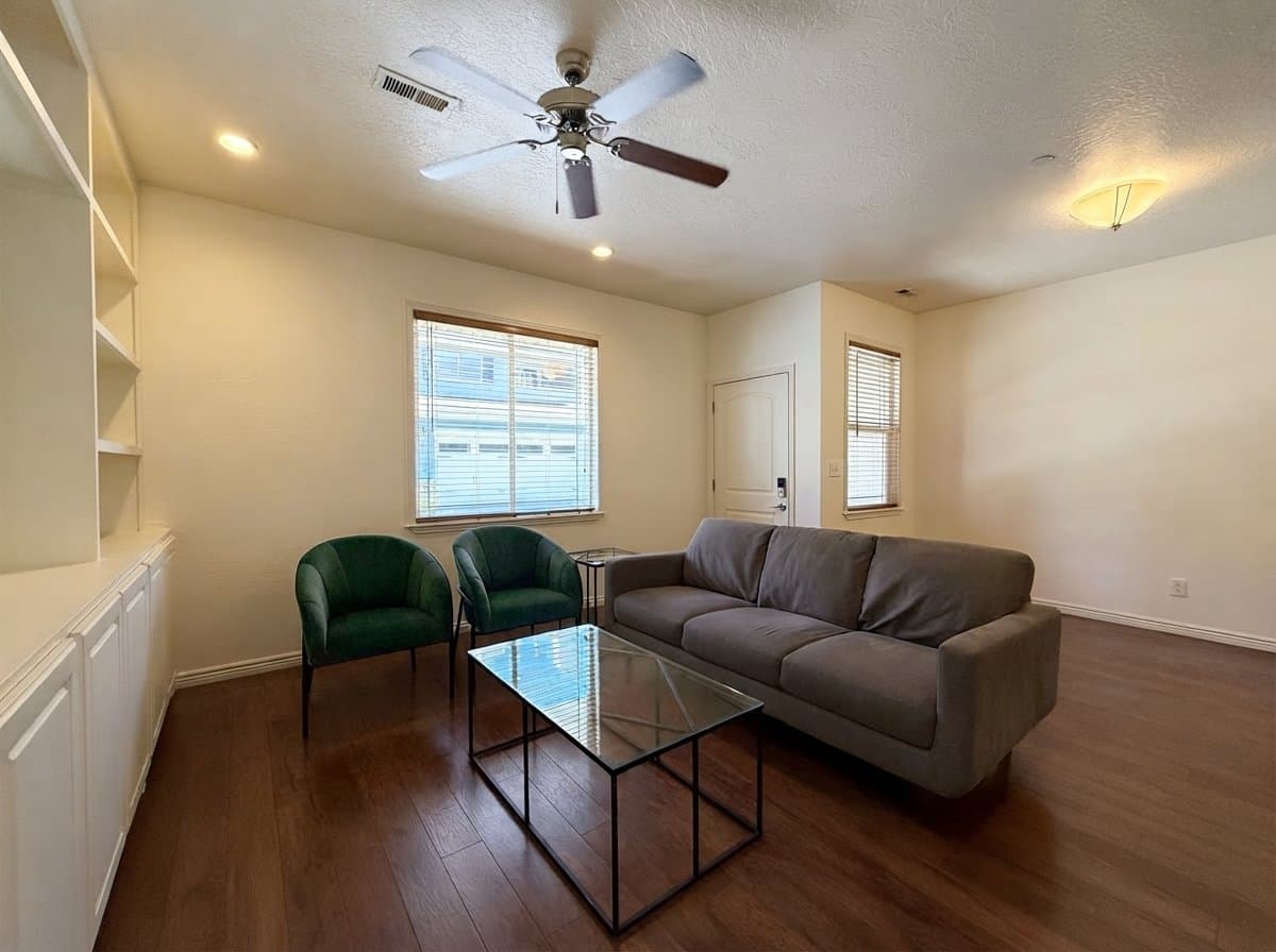 Pleasant Grove Townhome: 25 S 1520 W