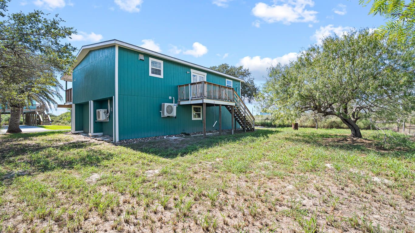Rockport Multiplex: 257 W Club Oak Ln
