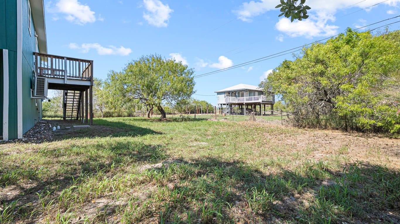 Rockport Multiplex: 257 W Club Oak Ln