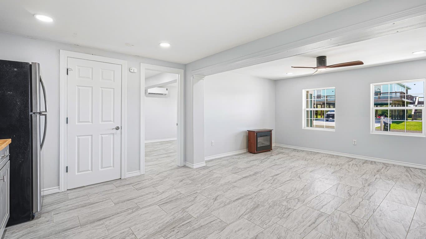 Rockport Multiplex: 257 W Club Oak Ln