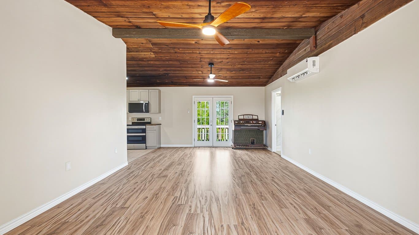 Rockport Multiplex: 257 W Club Oak Ln