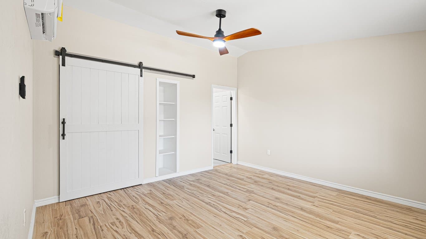 Rockport Multiplex: 257 W Club Oak Ln