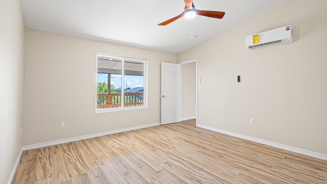 Rockport Multiplex: 257 W Club Oak Ln