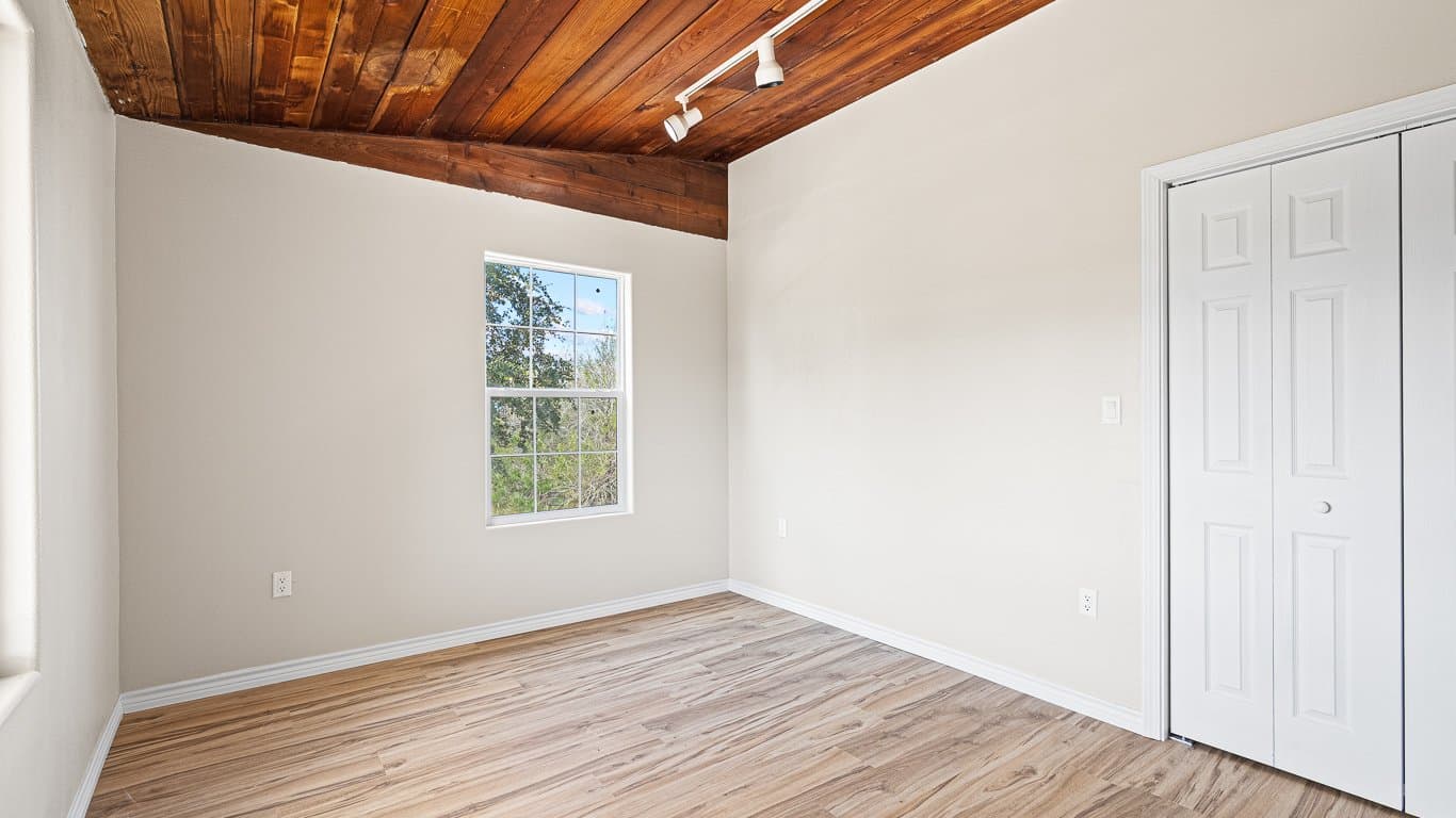 Rockport Multiplex: 257 W Club Oak Ln