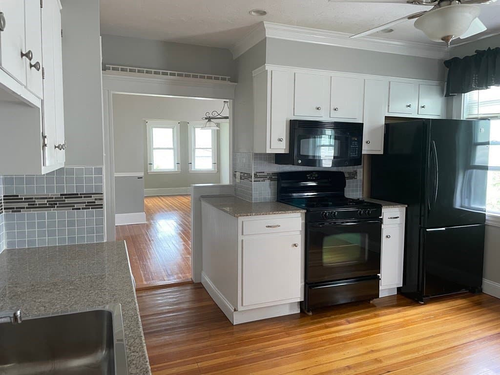 Belmont Apartment: 416 Trapelo Rd