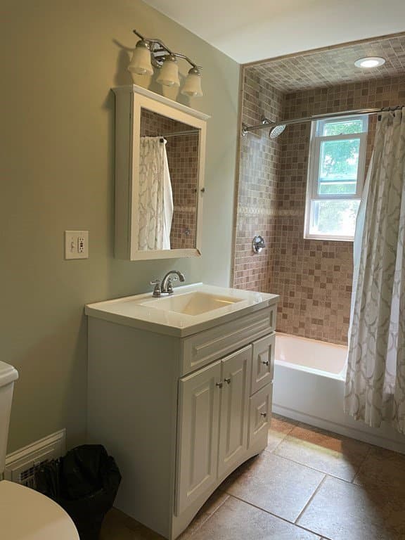 Belmont Apartment: 416 Trapelo Rd