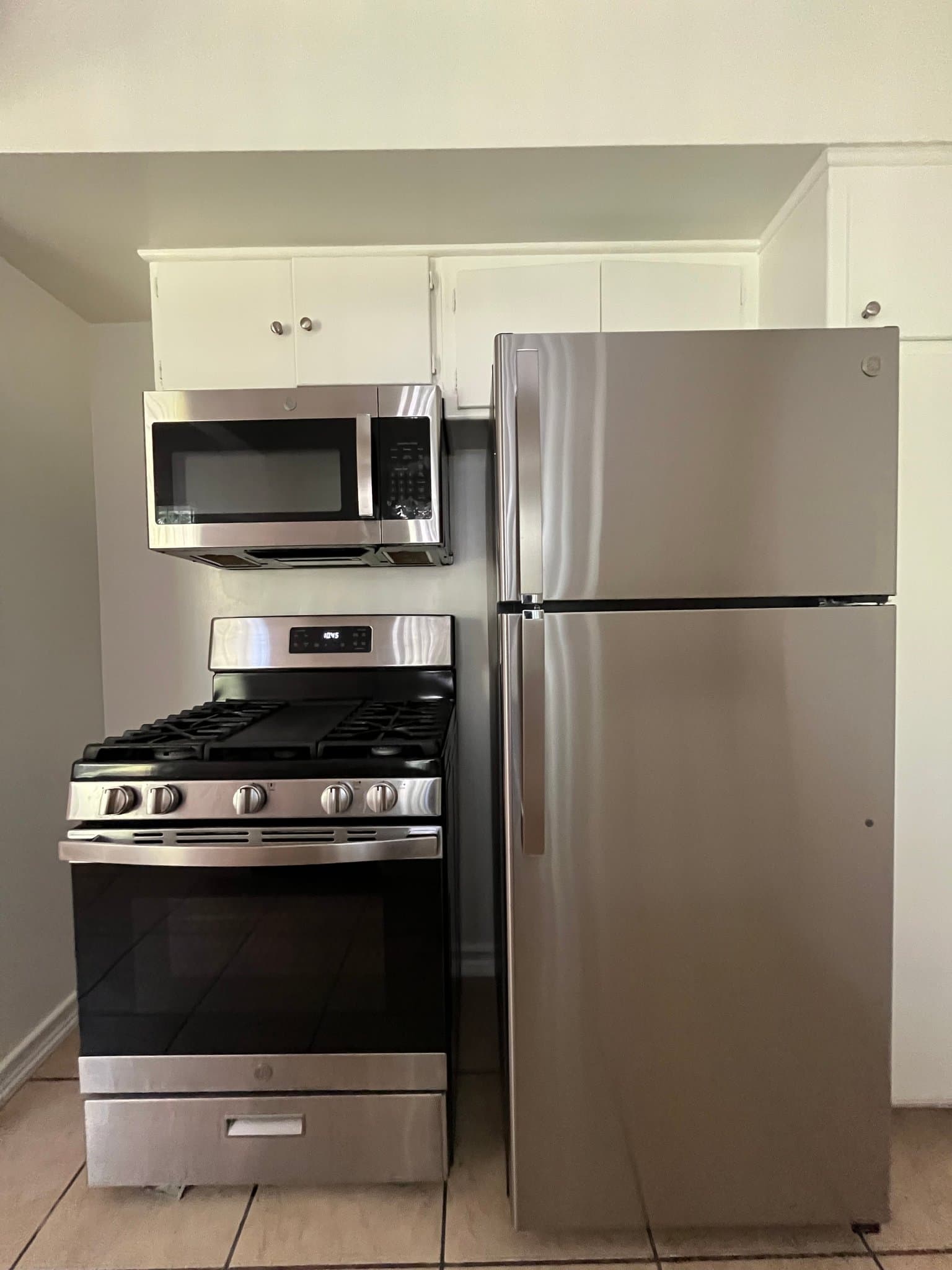 Pasadena Apartment: 251 N El Molino Ave