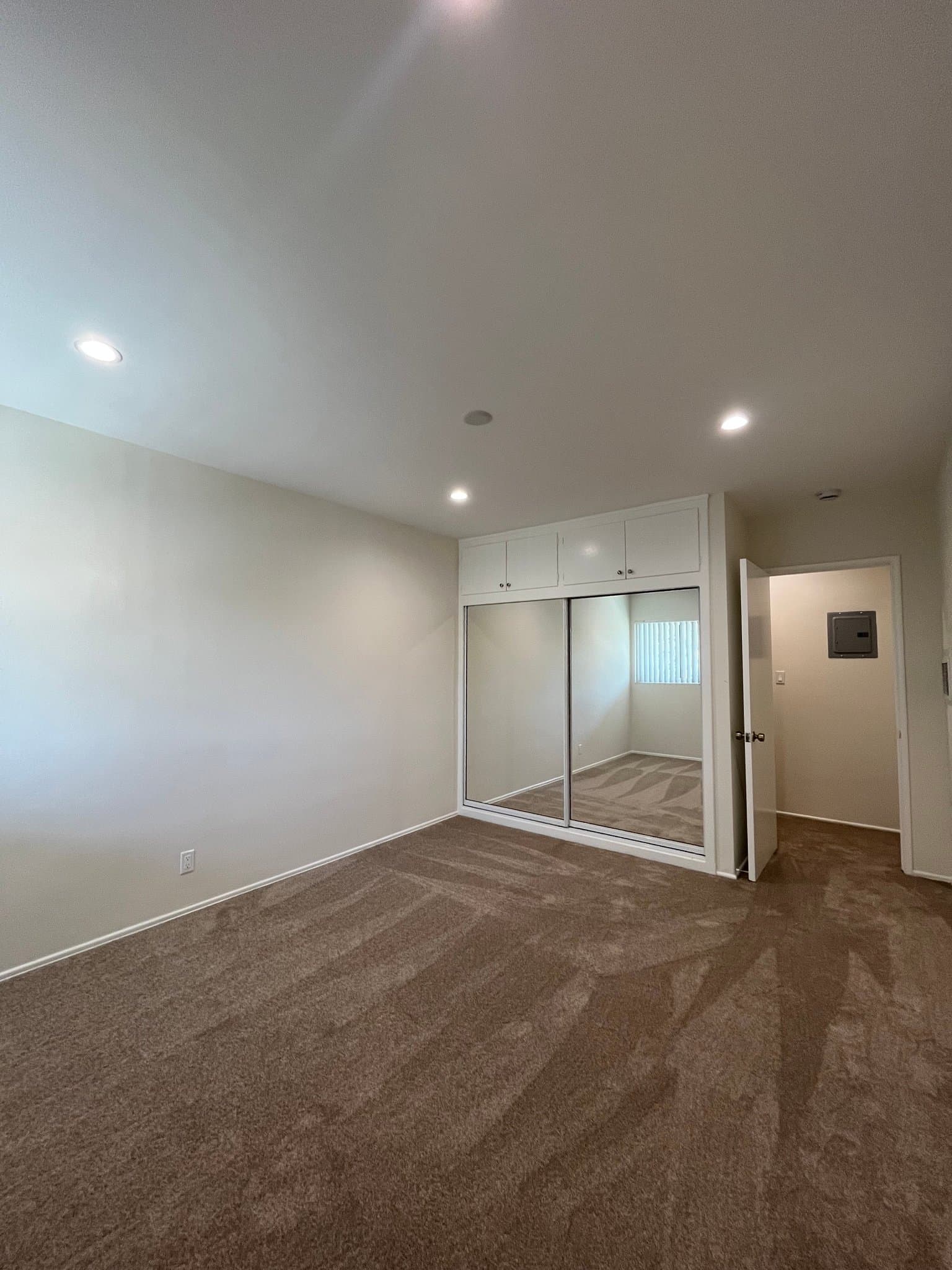 Pasadena Apartment: 251 N El Molino Ave