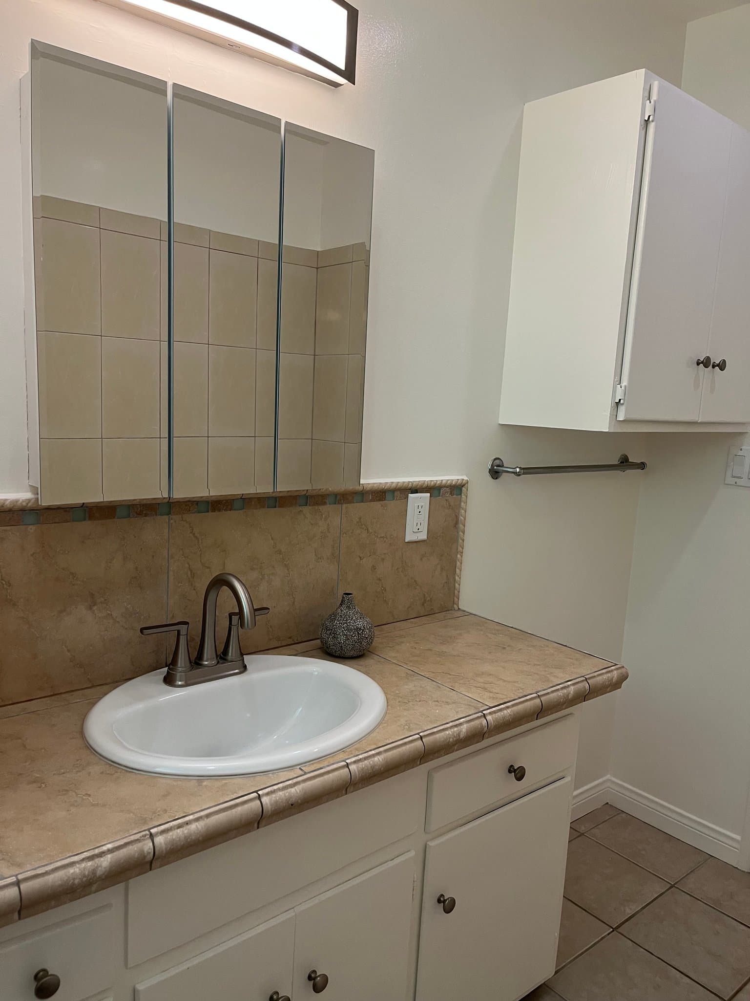 Pasadena Apartment: 251 N El Molino Ave