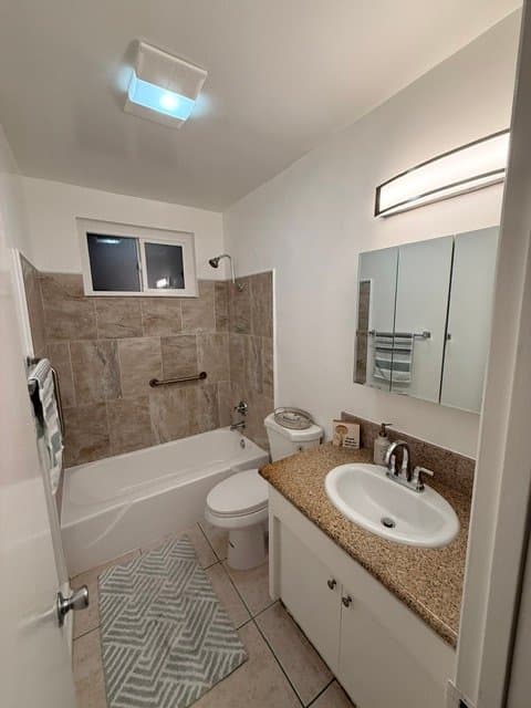 Pasadena Apartment: 999 E. Locust St.