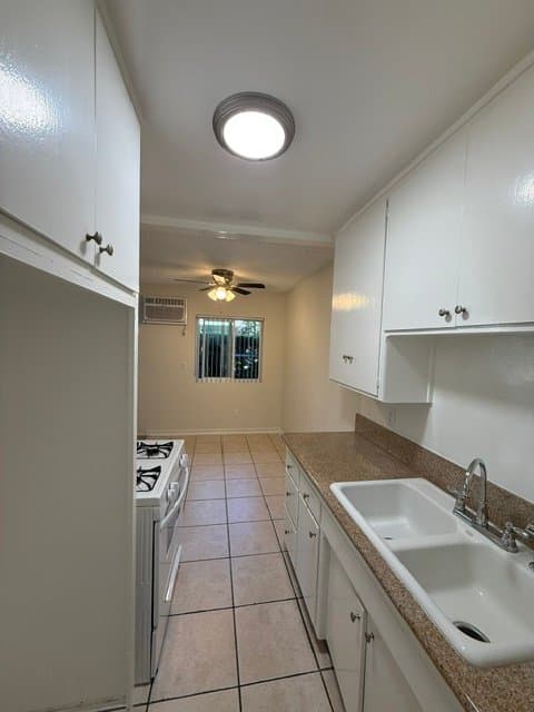 Pasadena Apartment: 999 E. Locust St.