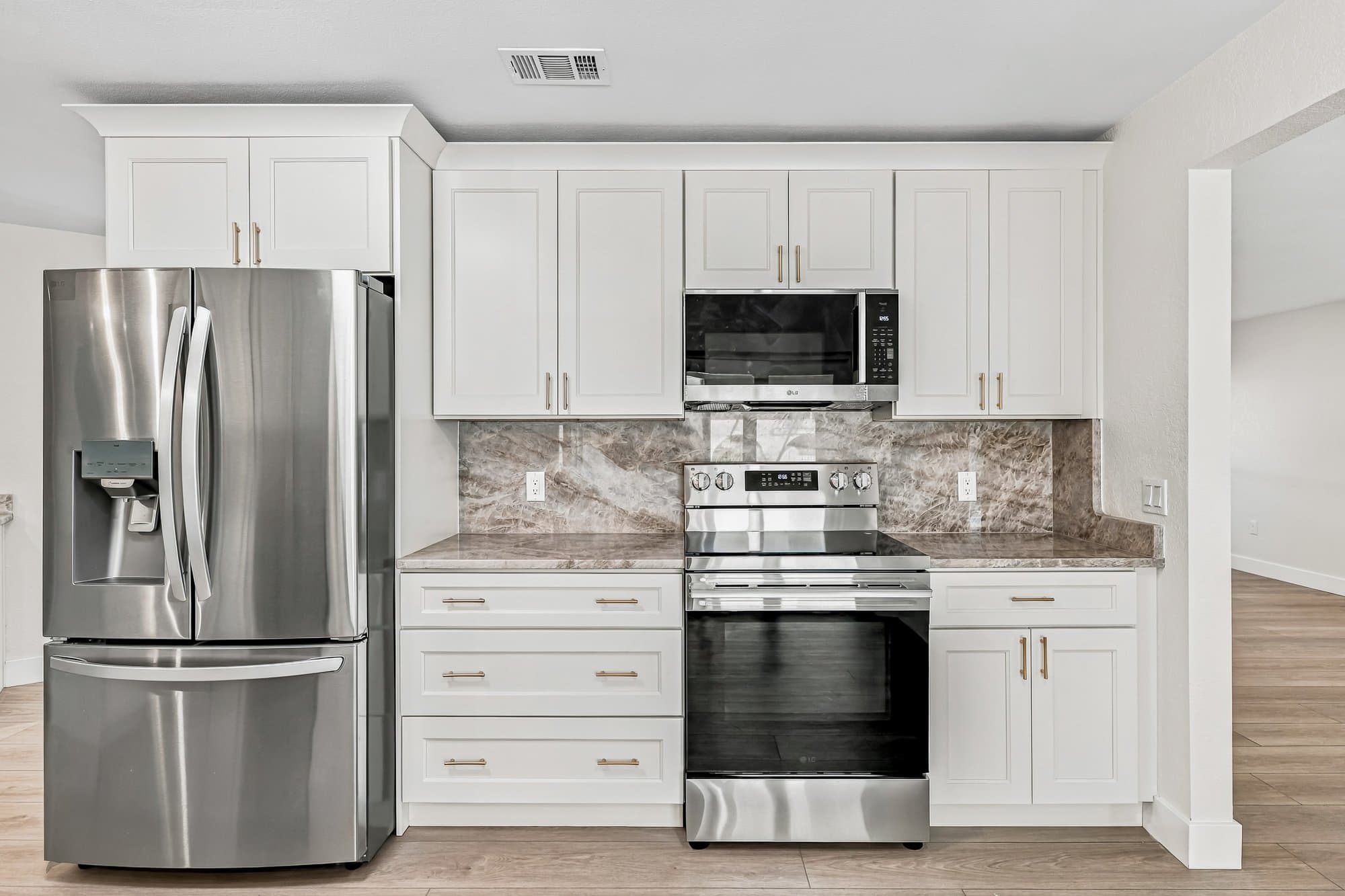 Seminole House: 7002 Greenbrier Dr