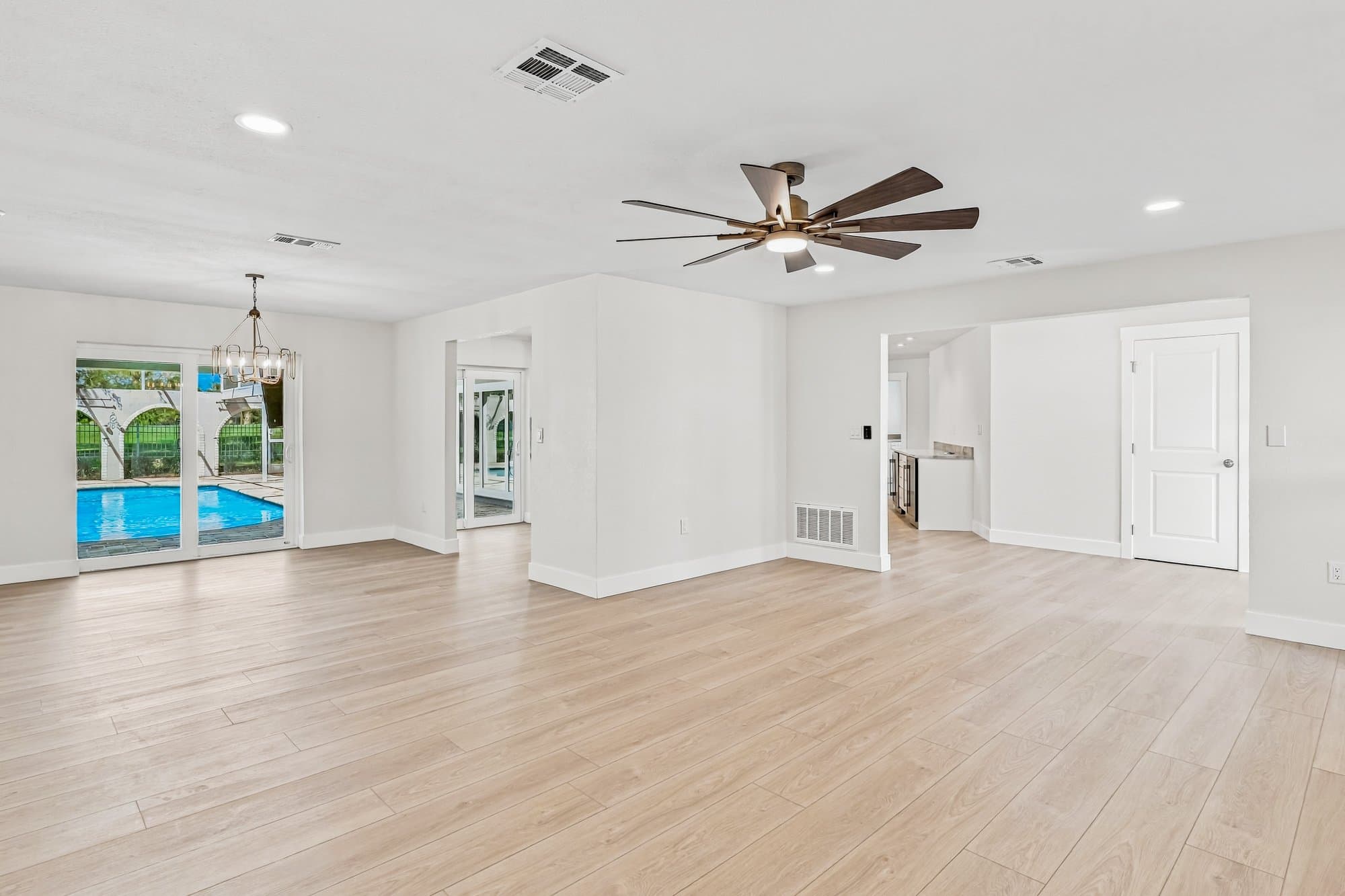 Seminole House: 7002 Greenbrier Dr