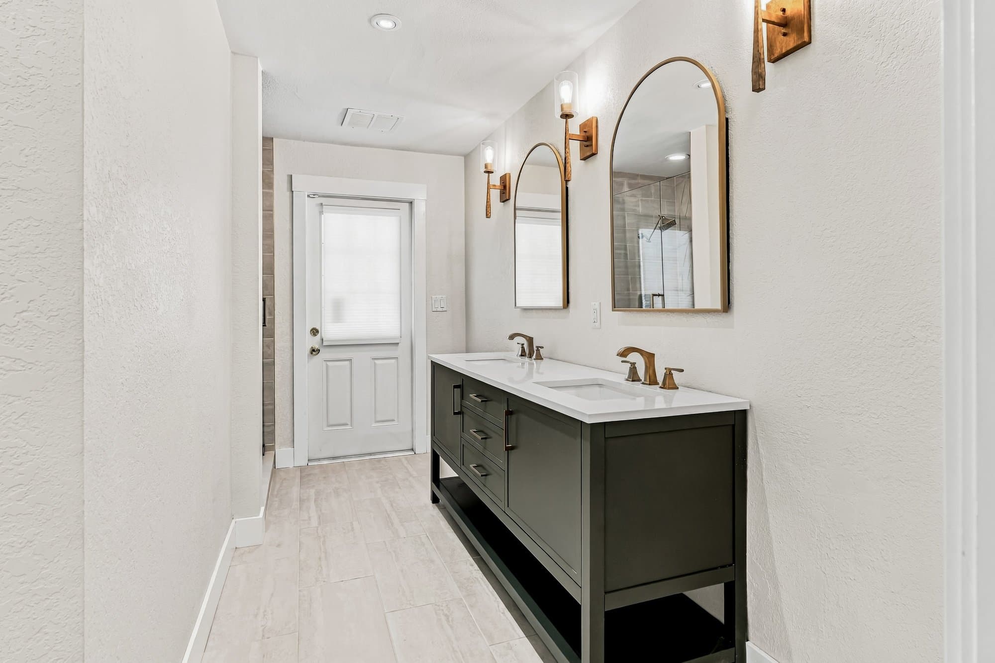 Seminole House: 7002 Greenbrier Dr