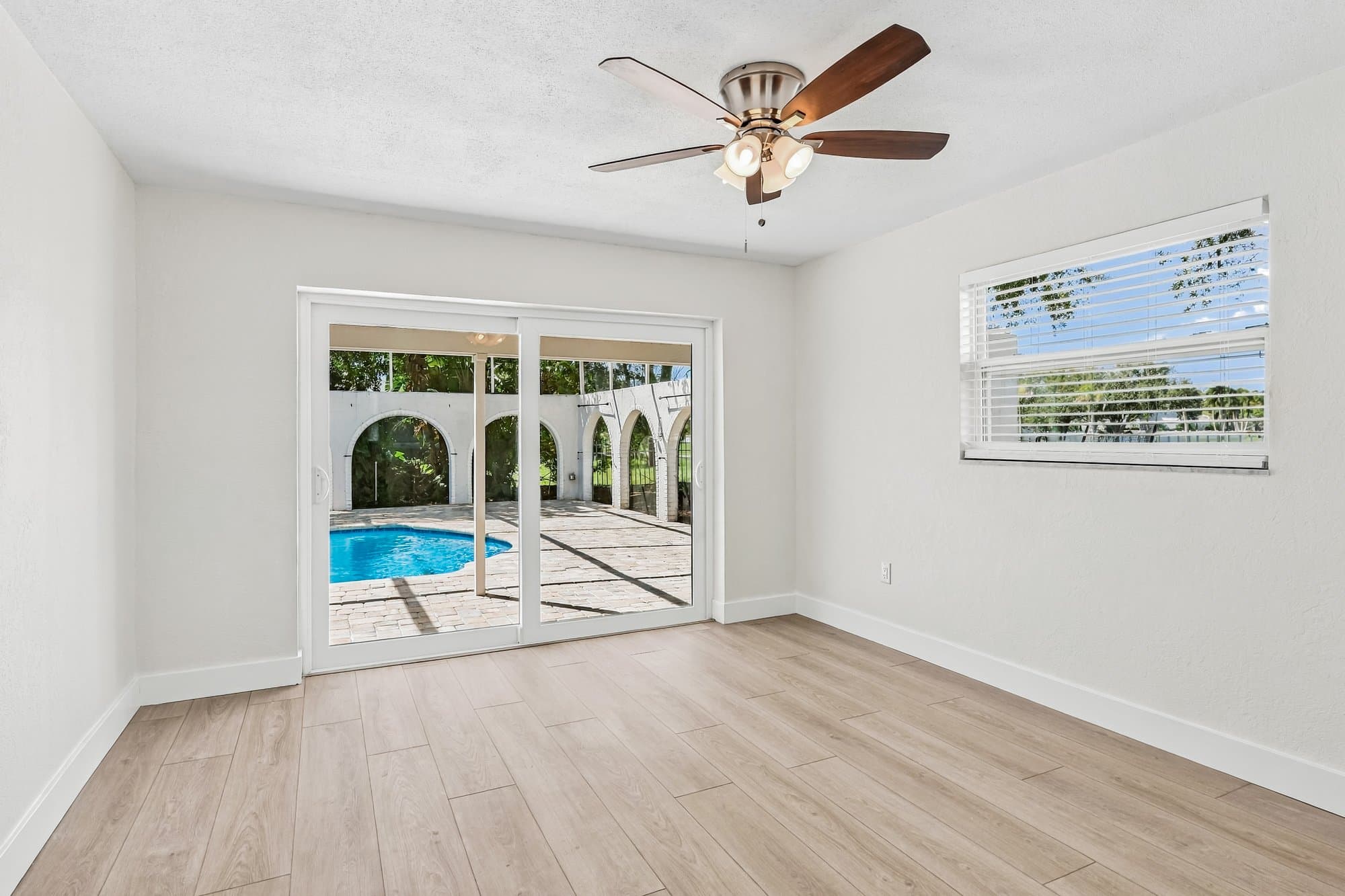Seminole House: 7002 Greenbrier Dr