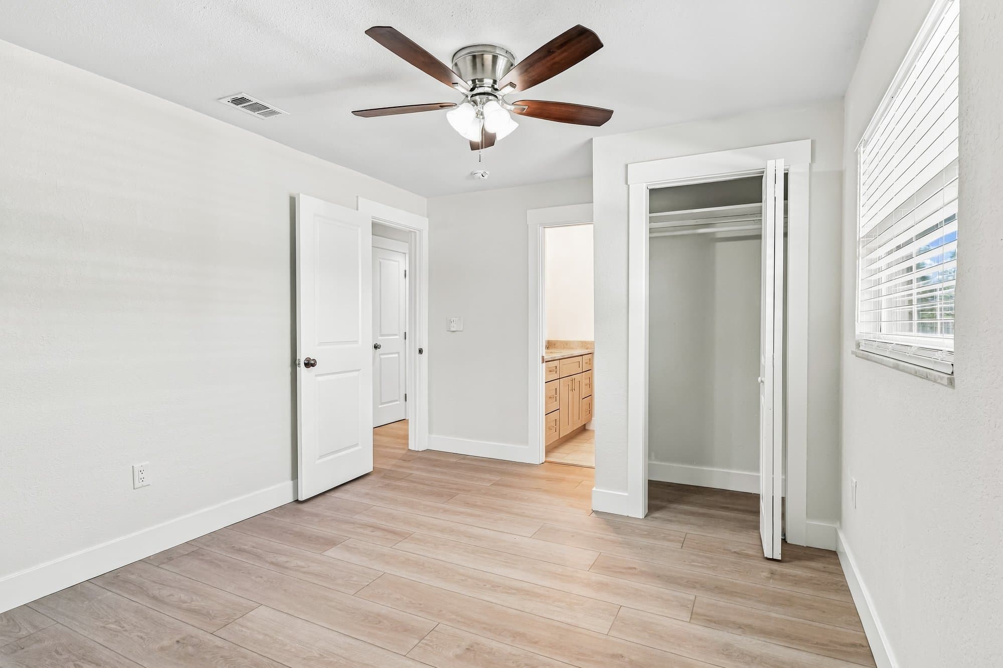 Seminole House: 7002 Greenbrier Dr