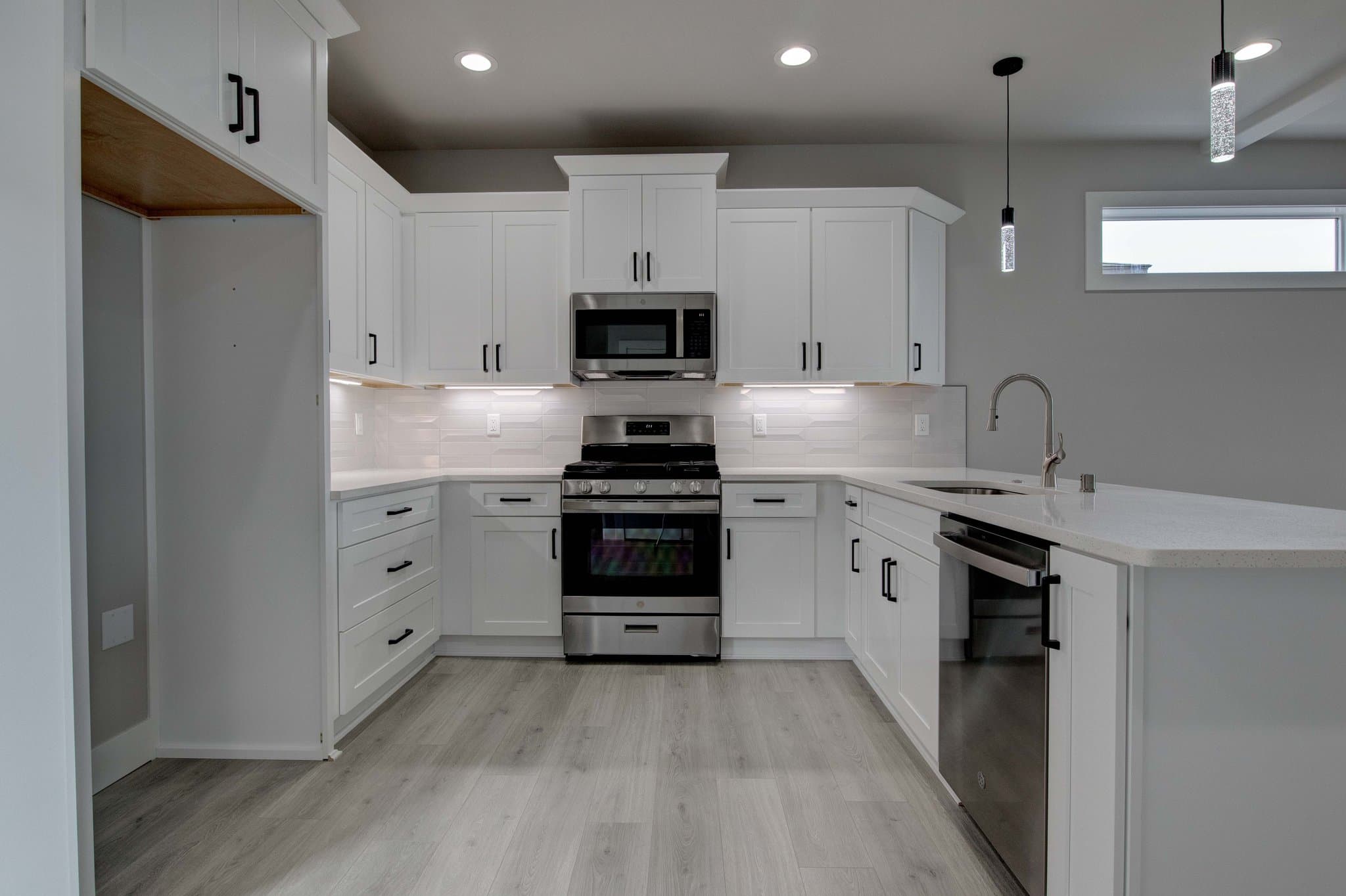 Richland Townhome: 830 Rio Vista Loop