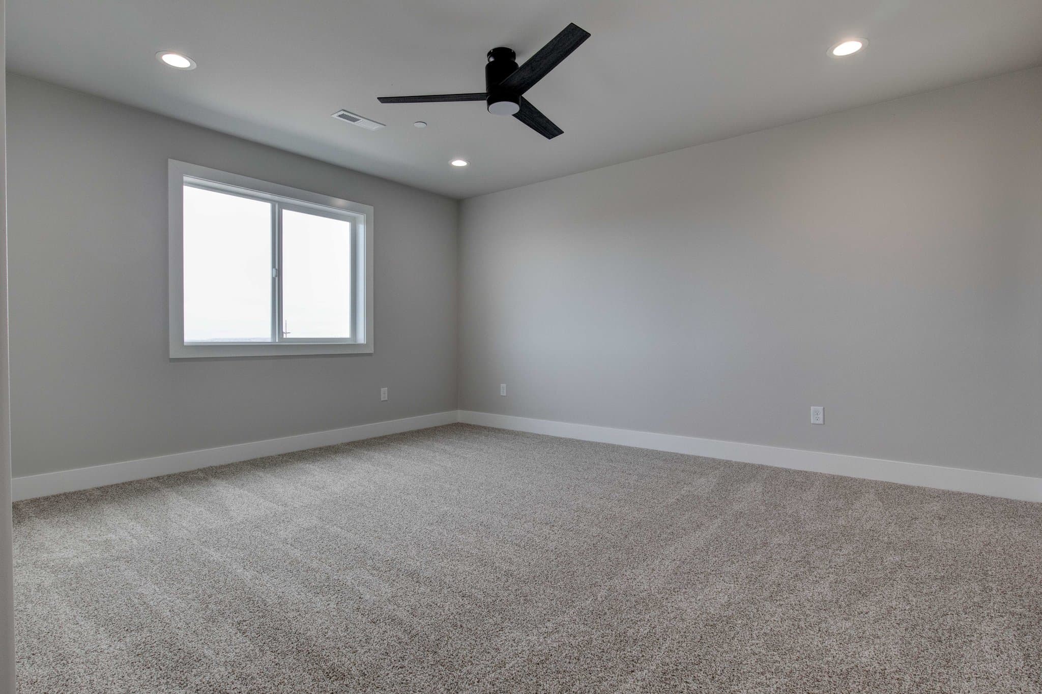 Richland Townhome: 830 Rio Vista Loop