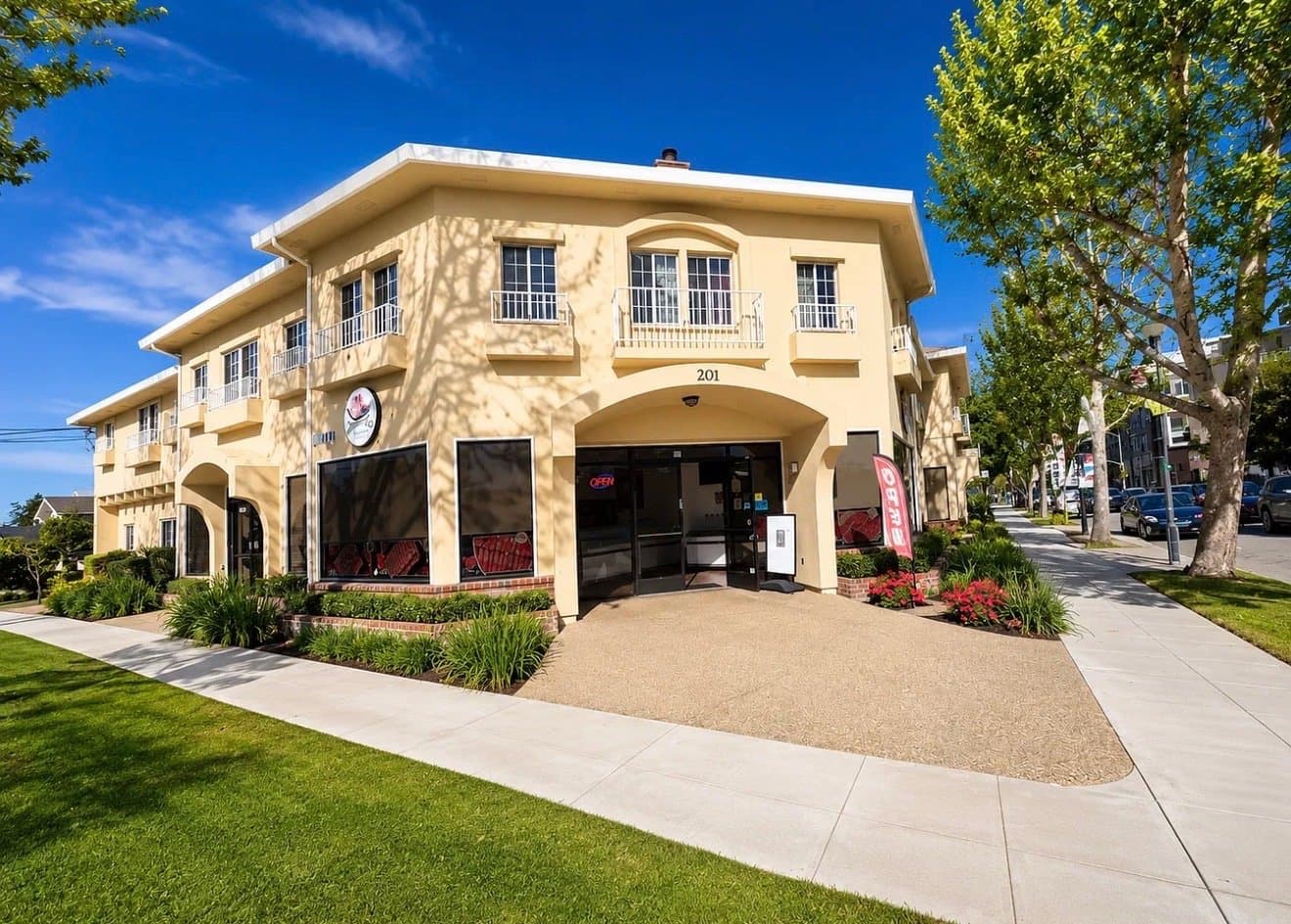 San Jose Apartment: 225 E Taylor St